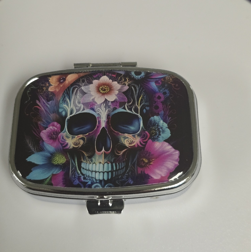 🆕️💊☠️SUGAR SKULL PORTABLE METAL PILL BOX ORGANIZER WITH MIRROR☠️💊 - Picture 10 of 13